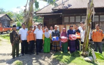 Pemkab Paluta Bantu Korban Kebakaran 3 Rumah Di Simaninggir