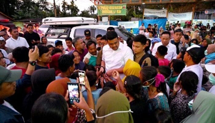 Gubsu Bobby Nasution Layani Pengungsi Korban Banjir Dan Danah Longsor Di Tapsel Hingga Dini Hari