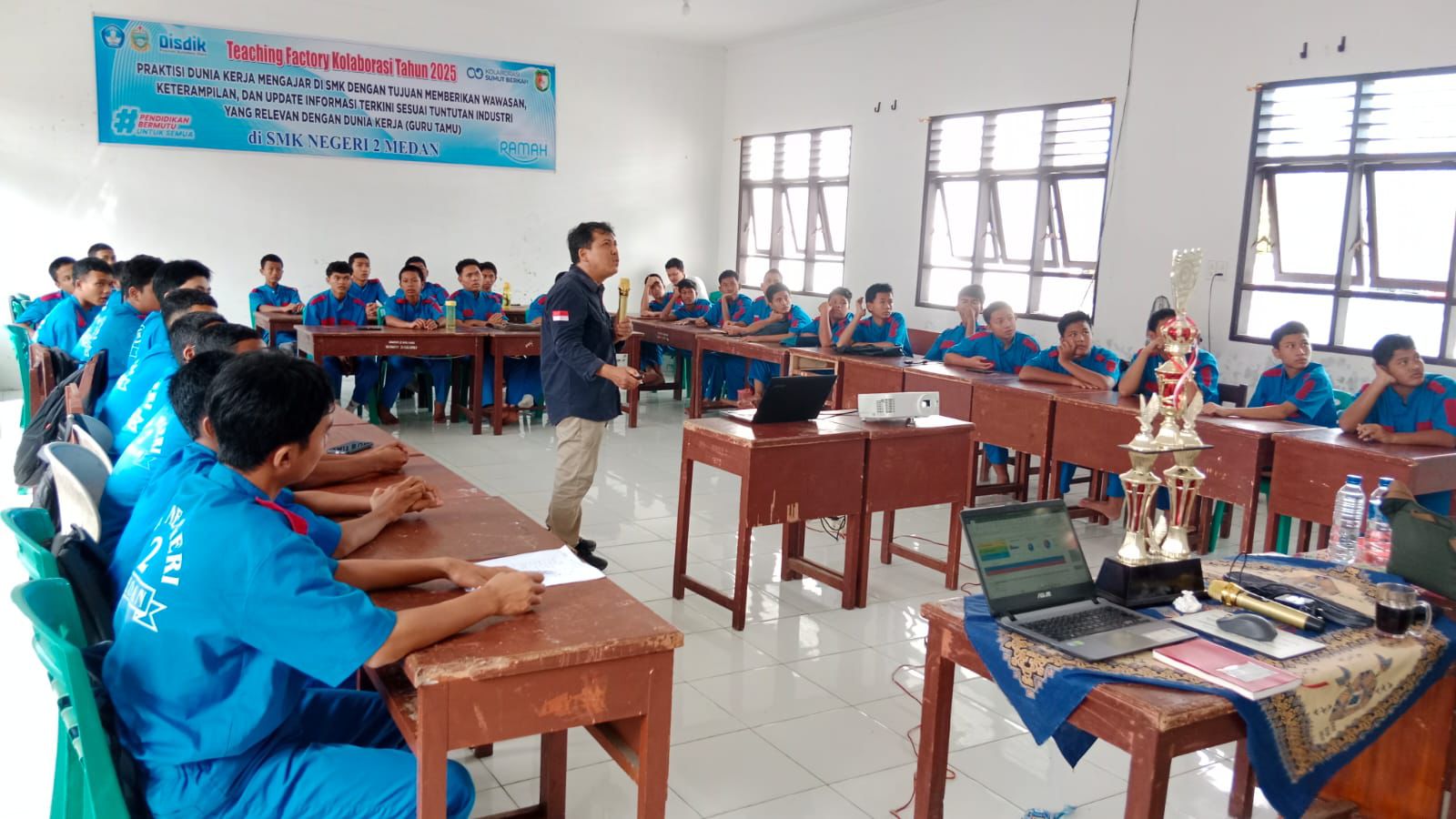 Siswa TBSM SMKN 2 Medan Dalami Honda Smart Technology