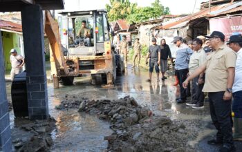 Asri Ludin Tambunan Tinjau Lokasi Banjir Batang Kuis Dan Percut Seituan