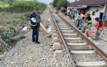 PT Railink menyampaikan bahwa dampak dari luapan air banjir yang melewat jalur kereta api, telah menyebabkan terjadinya pergeseran tanah di bawah rel kereta api / gogosan di KM 15+5/6 antara Stasiun Medan (MDN) – Stasiun Binjai (BIJ). Kondisi ini menyebabkan jalur kereta api di wilayah tersebut, tidak dapat dilalui oleh perjalanan kereta api.