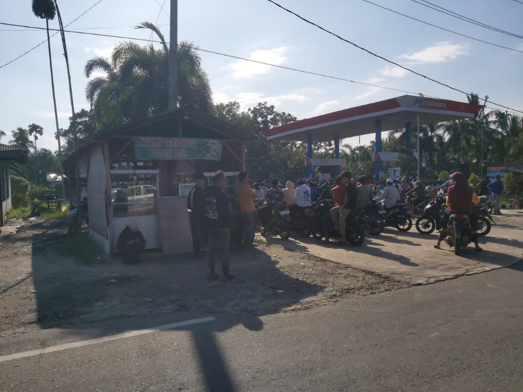 Dampak Banjir, Babalan Dan Sei Lepan Krisis Air Bersih, Sembako Dan BBM 