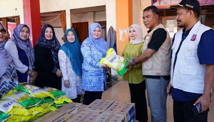 Hadir Di Tengah Bencana, Mukarramah Tinjau Langsung Enam Titik Banjir Aceh