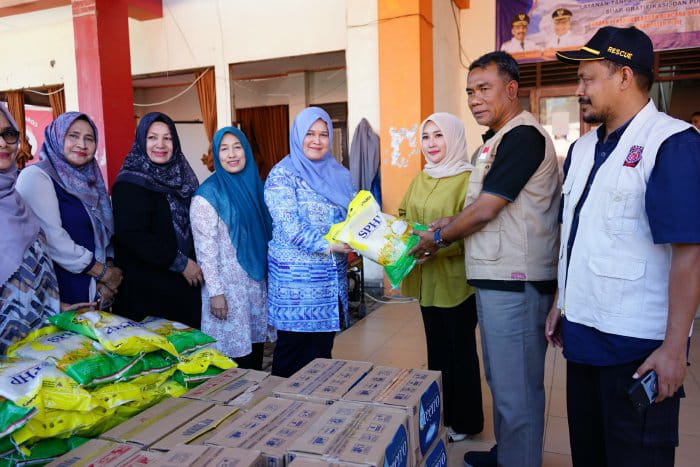 Hadir Di Tengah Bencana, Mukarramah Tinjau Langsung Enam Titik Banjir Aceh
