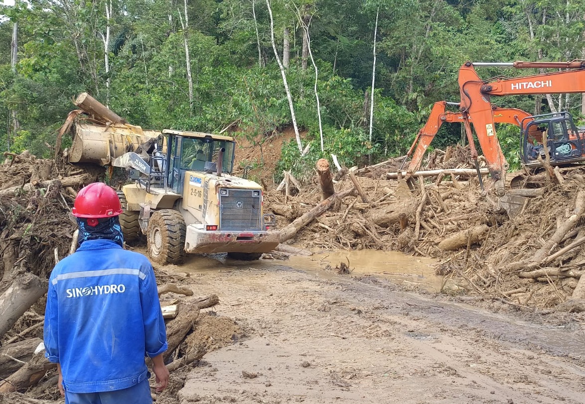 NSHE Dan Sinohydro Pulihkan Jalan Nasional Pascabencana