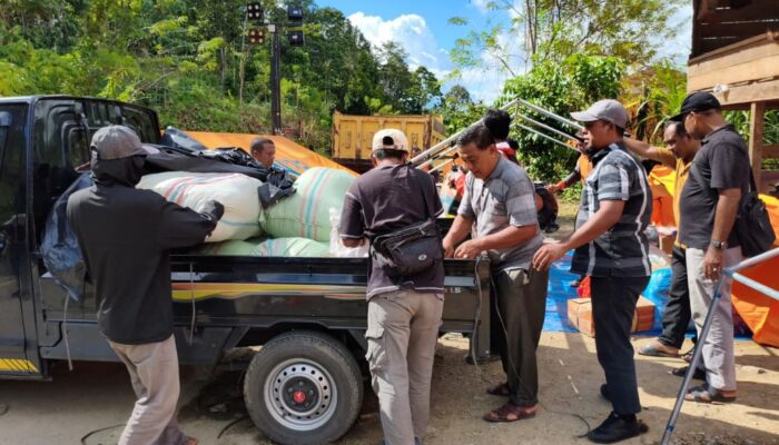 BKM Masjid Jeuram Salurkan Bantuan Korban Banjir Bandang Beutong Ateuh Banggalang