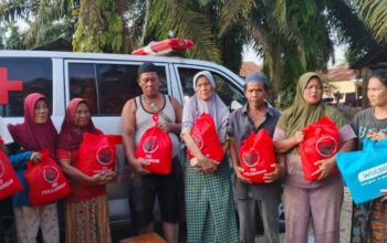 DPD PDI-Perjuangan Sumut dan RSU Bandung Hadir Di Tengah Penderitaan Korban Banjir