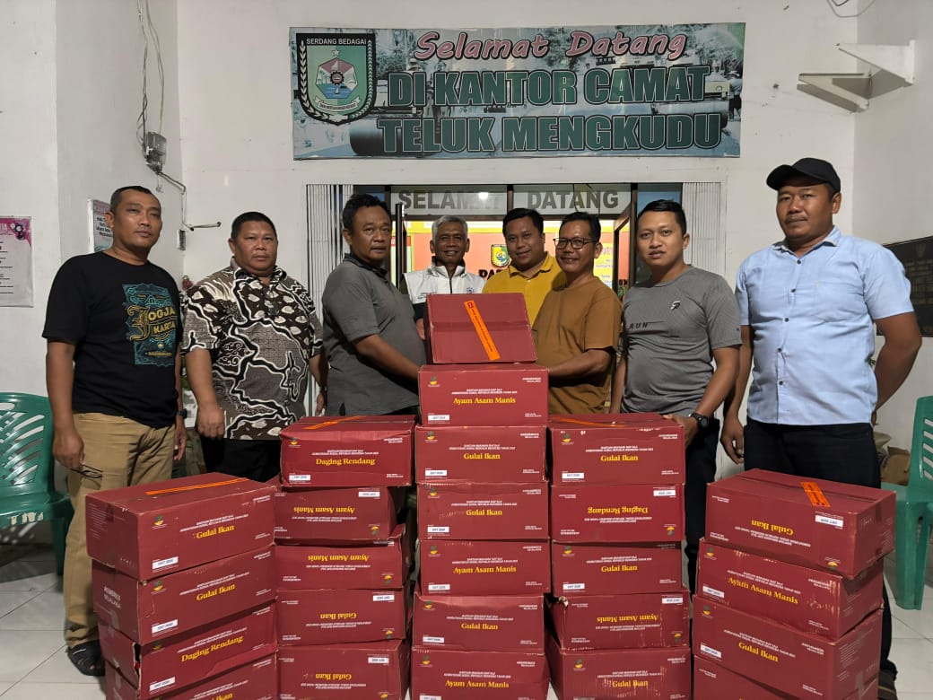 Anggota DPR RI Ashari Tambunan Salurkan Bantuan Korban Banjir Sergai