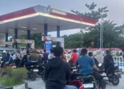 Antrean Panjang “Mengular” Di SPBU Kualanamu