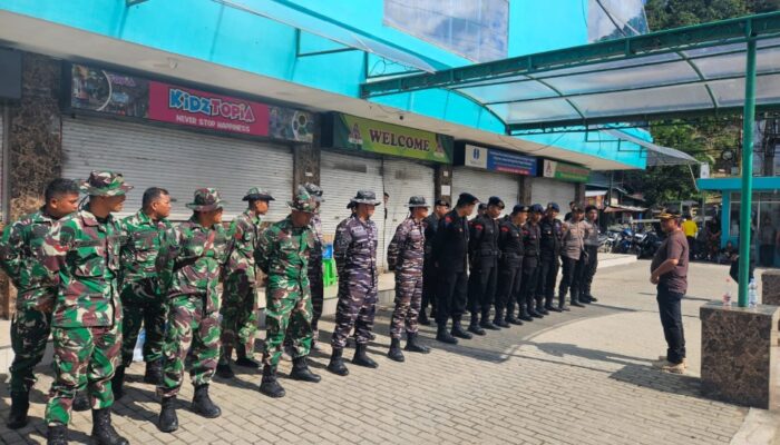 Pasca Penjarahan, Pusat Perbelanjaaan Dijaga Ketat Polisi Dan TNI