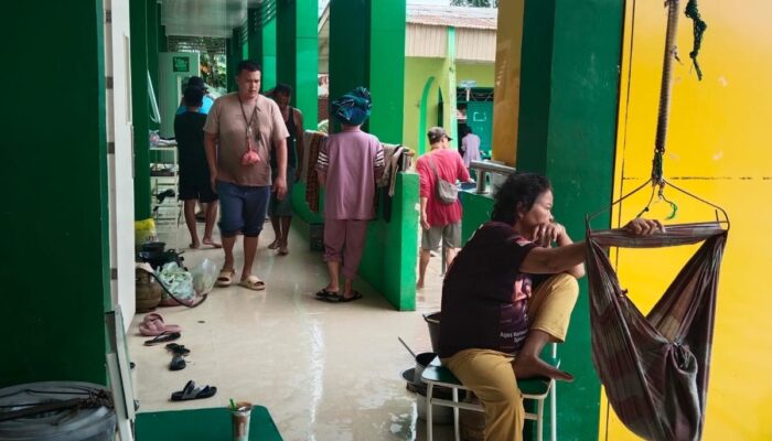 MTsN 1 Langkat Jadi Lokasi Pengungsian Warga Terdampak Banjir