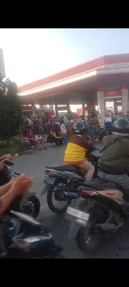 Pejabat Diminta Tidak Asal Bicara Terkait BBM Rakyat Gerah