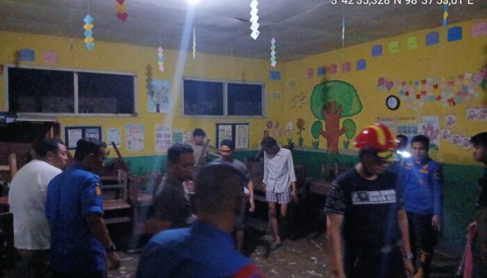 Pasca Banjir Besar Di Medan Marelan, Warga Mulai Pulang