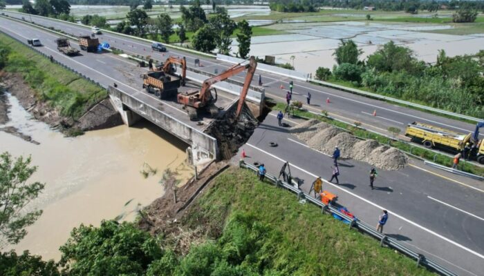 Jasa Marga Lakukan Perbaikan Cepat Jalan Tol Terdampak Bencana Banjir Ruas MKTT