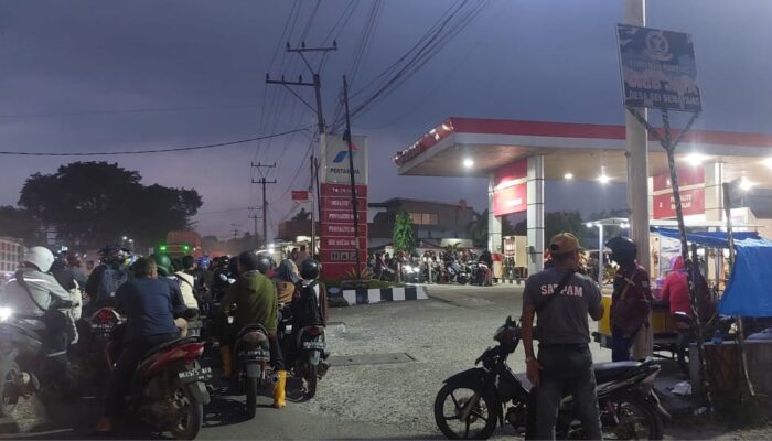 Antrean Panjang Di SPBU Masih Terjadi, Pertamina Imbau Masyarakat Tidak Panic Buying