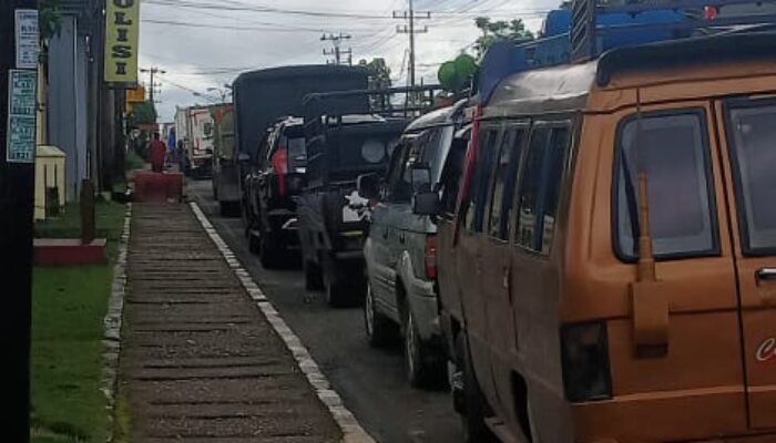 Antrean Panjang Warnai SPBU Di Dairi Akibat Kelangkaan BBM