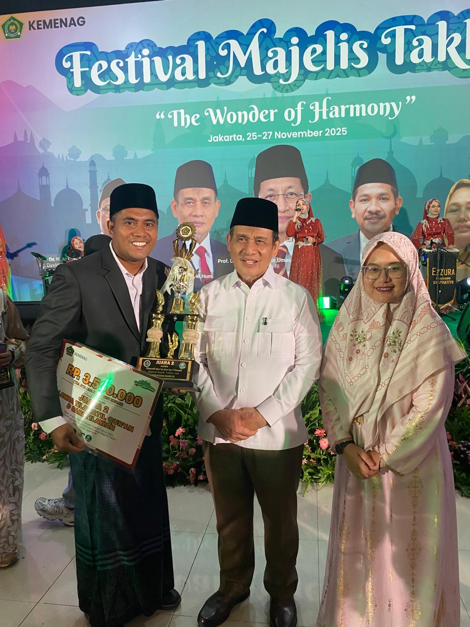 Kemenag Sumut Boyong Dua Piala Festival Majelis Taklim 2025