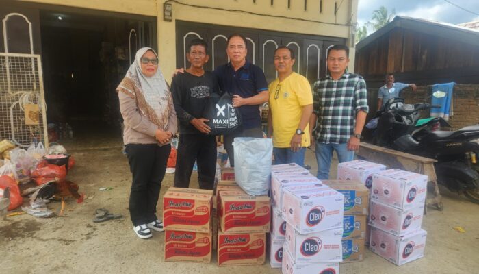 Alfamidi Salurkan Bantuan untuk Korban Banjir Di Medan Melalui Program Kampung Merdeka