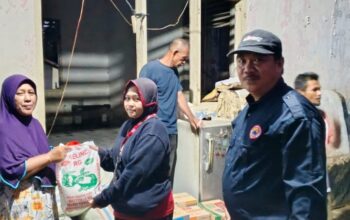 Edi Wijaya, Anggota DPRD Langkat Bantu Korban Banjir Besitang