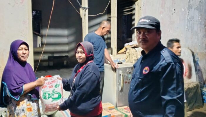 Edi Wijaya, Anggota DPRD Langkat Bantu Korban Banjir Besitang
