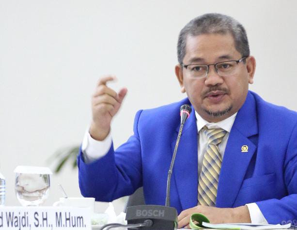 Menjaga Kewarasan Publik