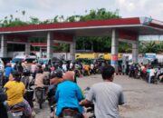 Imbauan Tak Mempan, Antre Di SPBU Berlanjut