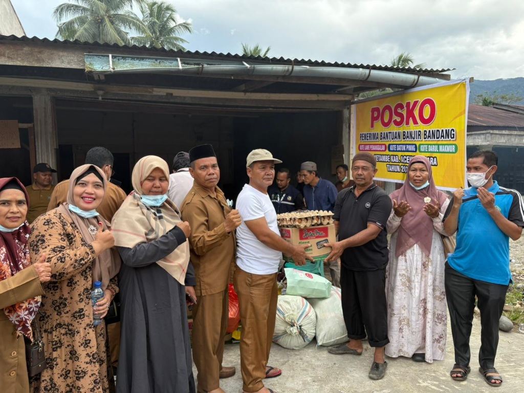 SMAN 1 Kutacane Bantu Korban Banjir Agara