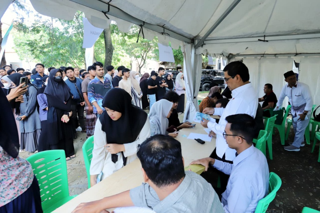 2.400 Mahasiswa Terdampak Banjir Terima Bantuan UIN Ar-Raniry