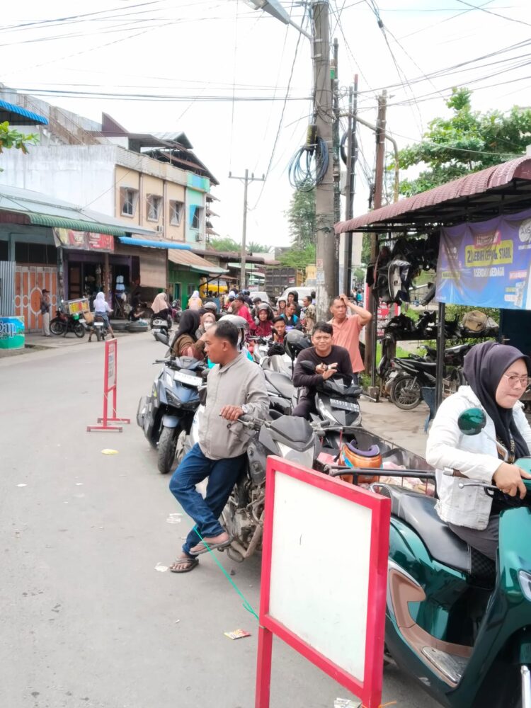 Antre Hari Ke-5, Spekulan Dituding Penyebabnya