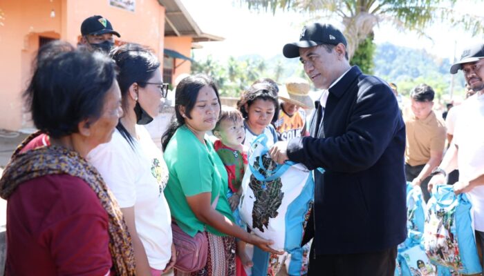 Mentan/Kepala Bapanas Salurkan Bantuan Pangan Di Sumut, Pastikan Pasokan Pangan Aman