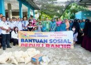 Utusan Presiden Dan TP PKK Kota Binjai Serahkan Bantuan Untuk Warga Terdampak Banjir