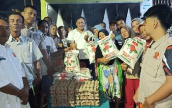 Temui Warga Batangkuis Korban Banjir, Dahnil Ginting Bantu Sembako Dan Uang Tunai