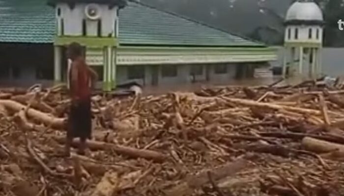 Banjir Aceh Tamiang Ratakan Kampung Sekumur