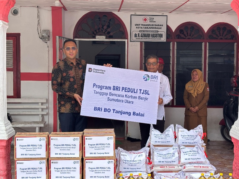 BRI BO Tanjungbalai Serahkan Bantuan TJSL Peduli Ke PMI Untuk Korban Banjir