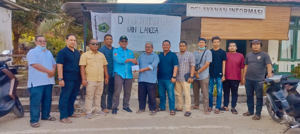 462 Sivitas Akademika IAIN Langsa Terima Bantuan Banjir