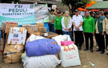 ‎Forum Silaturrahmi Istri DPR RI Bantu Korban Bencana Alam Tapsel‎‎