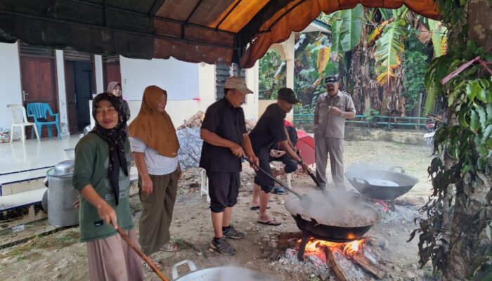 Warga Apresiasi PT Timbang Langsa, Buka Dapur Umum Dan Bagi Sembako Sejak Hari Pertama Banjir