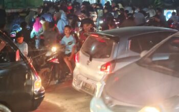 Antrean BBM Timbulkan Kemacetan Parah Di Jalinsum Medan-Aceh Wilayah Besitang