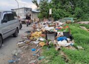 Lebih Seminggu, Sampah Banjir Tak Terangkut
