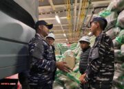 KRI Dr. Radjiman Wedyodiningrat–992 Tiba Di Pelabuhan Sibolga, Bawa Bantuan Kemanusiaan Korban Banjir Dan Longsor