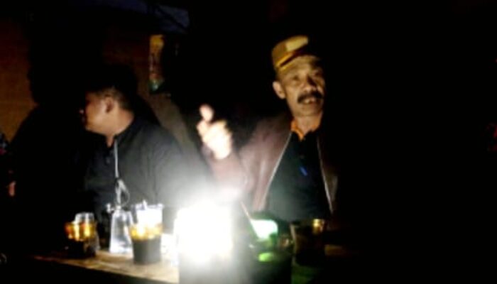 Semalaman Bersama Pengungsi Blang Pandak