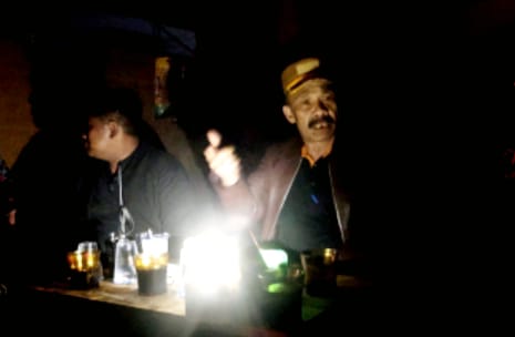 Semalaman Bersama Pengungsi Blang Pandak