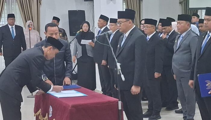 Bupati Deliserdang Lantik 13 Pejabat Dan Fungsional, Sembilan Pejabat Disdik Dirotasi