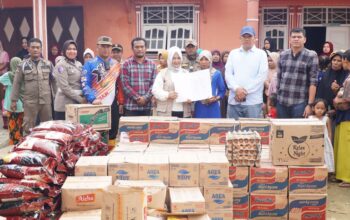 Bawa Bantuan, Tiorita Temui Korban Banjir di Wilayah Perbatasan Sumut-Aceh Desa Salahaji