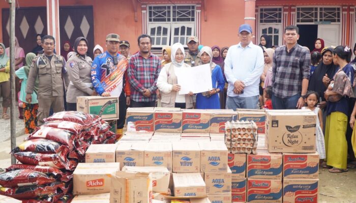 Bawa Bantuan, Tiorita Temui Korban Banjir di Wilayah Perbatasan Sumut-Aceh Desa Salahaji