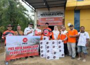 PKS Banda Aceh Antarkan Bantuan Untuk Korban Banjir Di Pidie Jaya