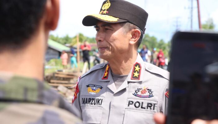 Kapolda Aceh Dampingi Wapres Kunjungi Korban Banjir Aceh Singkil