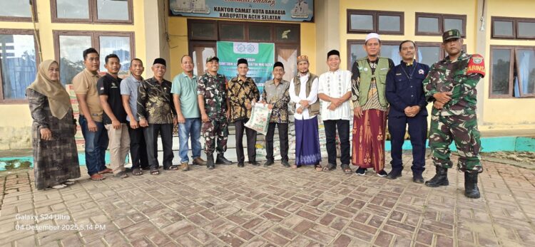 Baitul Mal Aceh Salurkan Sembako Untuk Korban Banjir Di Aceh Selatan