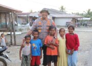 Kapolres Langkat Temui Anak-Anak Korban Banjir Desa Tapak Kuda