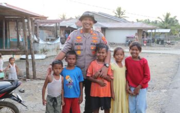 Kapolres Langkat Temui Anak-Anak Korban Banjir Desa Tapak Kuda